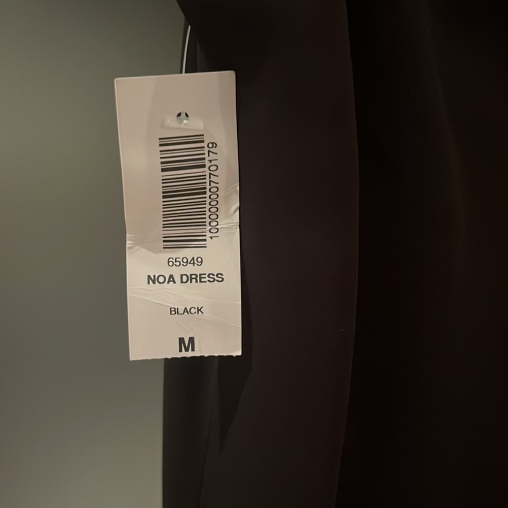 Aritzia Babaton “Noa” Slip - Picture 4 of 8